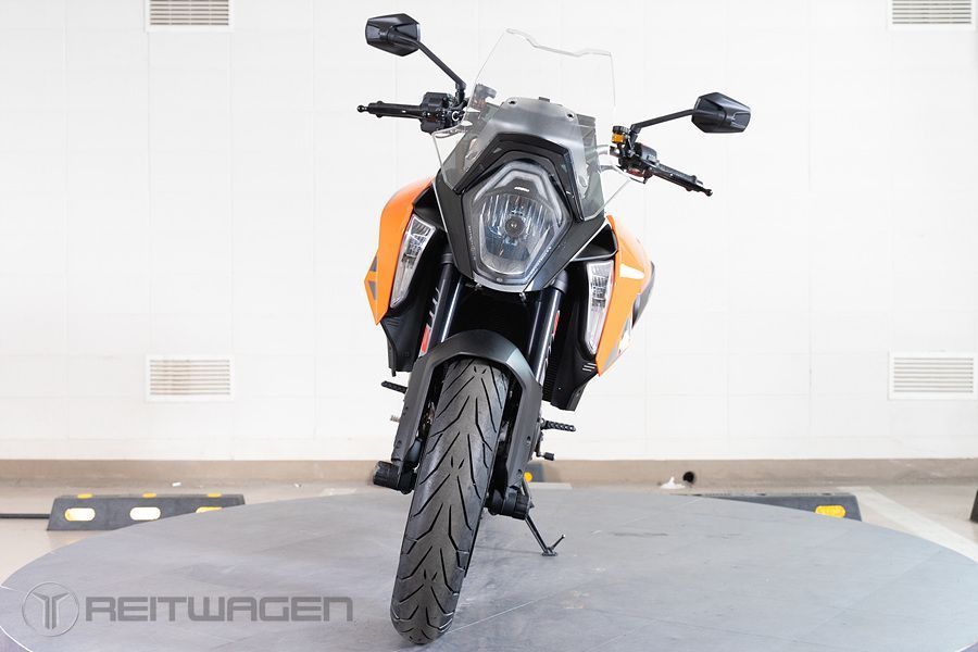 KTM 1290 슈퍼듀크 GT more