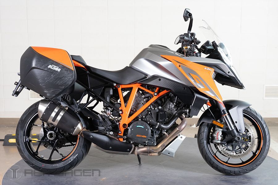 KTM 1290 슈퍼듀크 GT main