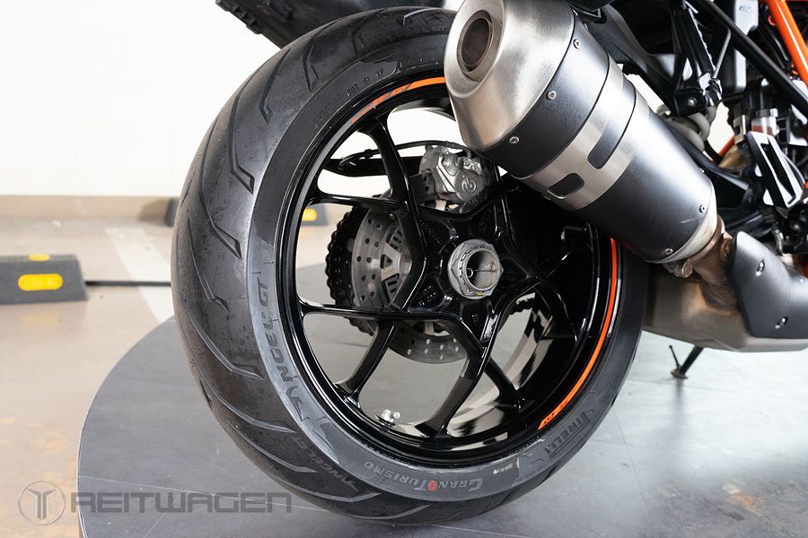 KTM 1290 슈퍼듀크 GT 7