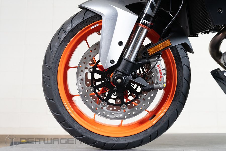 KTM 1290 슈퍼듀크 GT 10