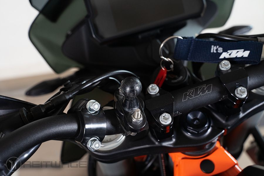 KTM 890 어드벤처 R 19