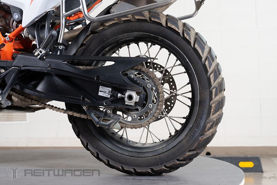 KTM 890 어드벤처 R 18