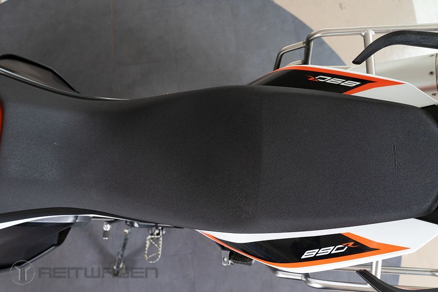 KTM 890 어드벤처 R 15