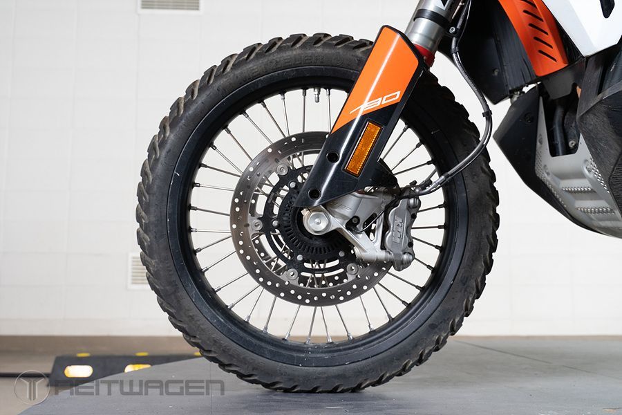 KTM 890 어드벤처 R 14