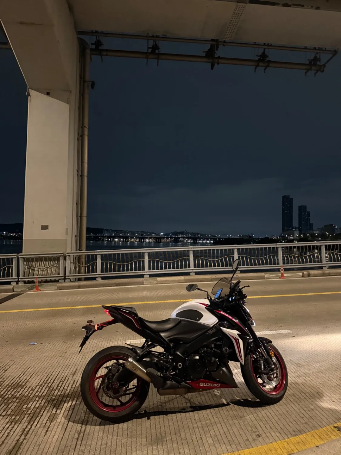 스즈키 GSX S 1000 more