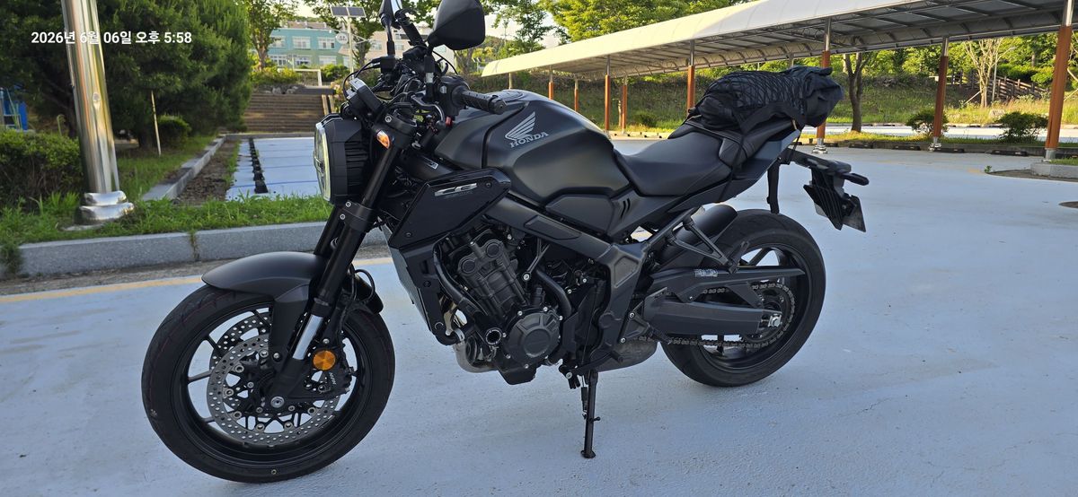 혼다 CB 650 R 4
