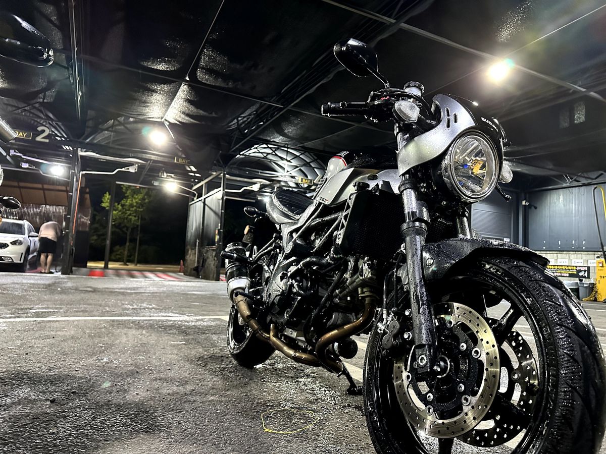 스즈키 SV 650 X main