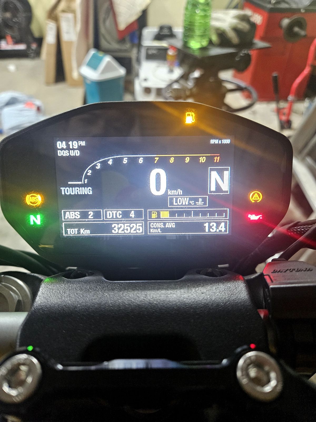 두카티 몬스터 821 main