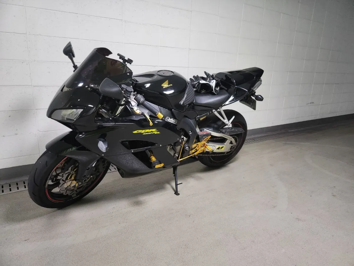 혼다 CBR 1000 RR 10