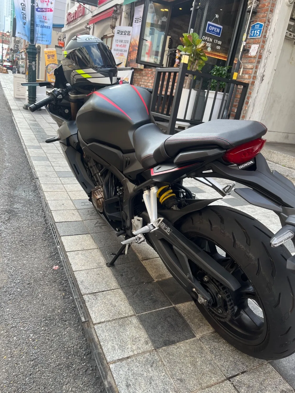 혼다 CBR 650 R MT 4