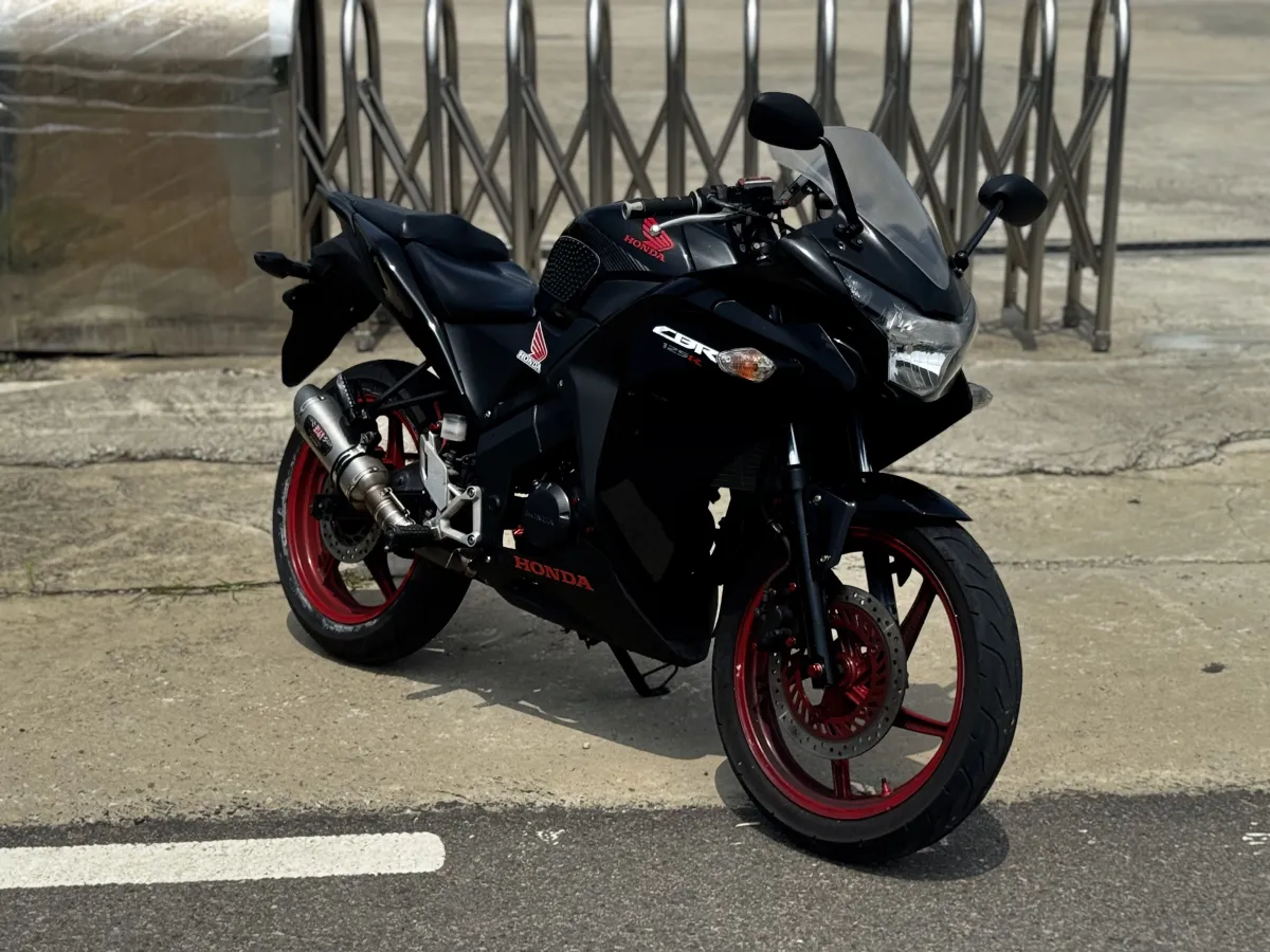 혼다 CBR 125 R main