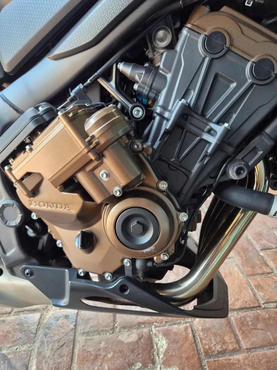 혼다 CB 650 R E-CLUTCH more