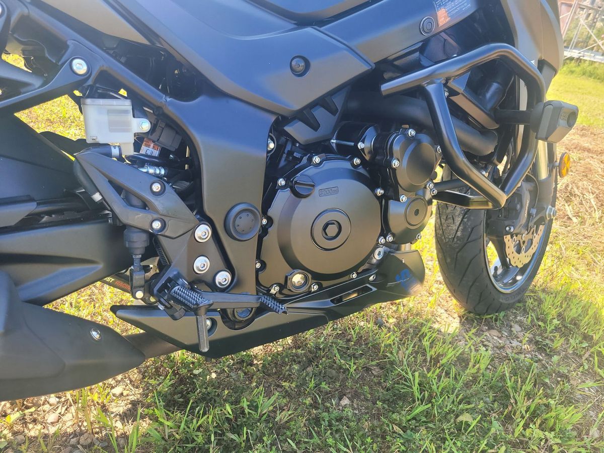 스즈키 GSX S 750 4