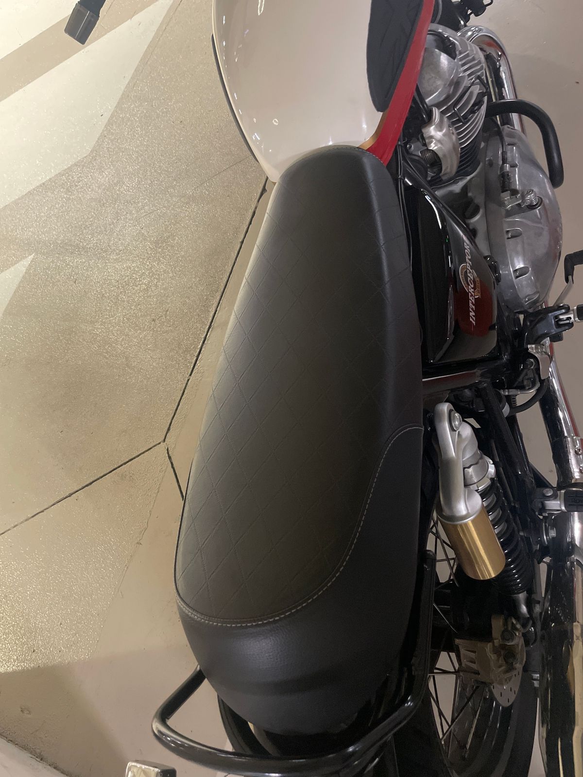 로얄엔필드 인터셉터 650 8