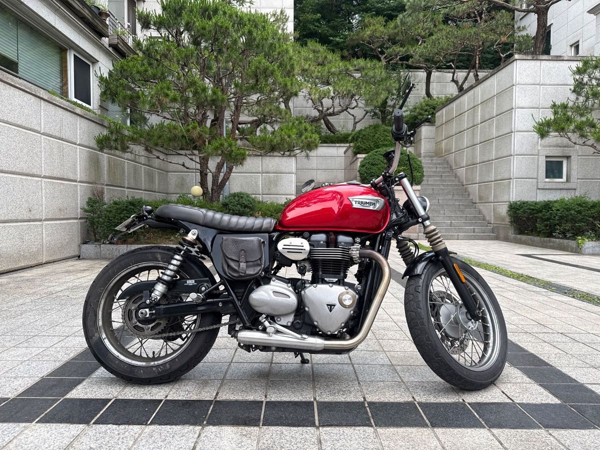 트라이엄프 본네빌 T100 main