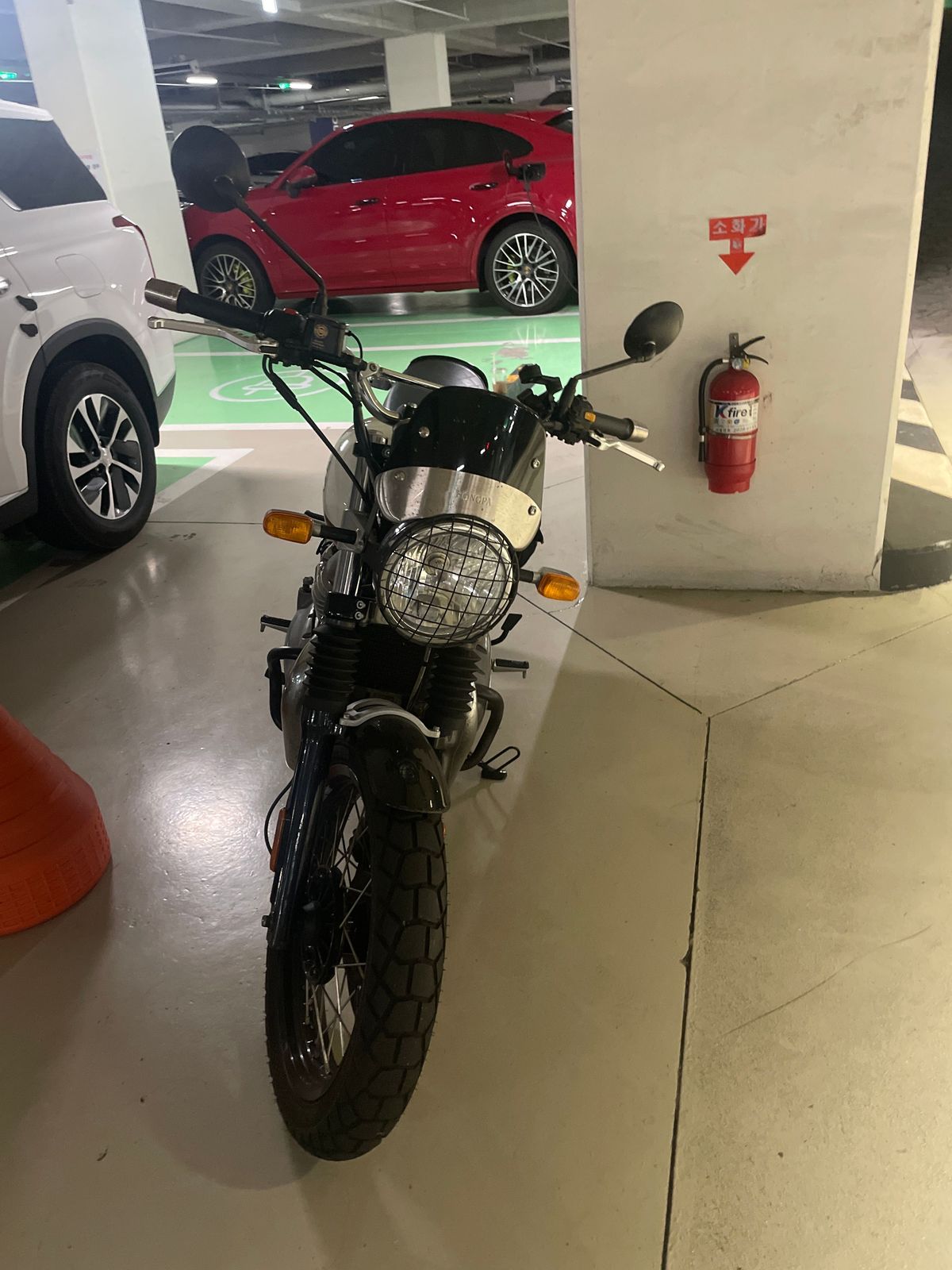 로얄엔필드 인터셉터 650 more