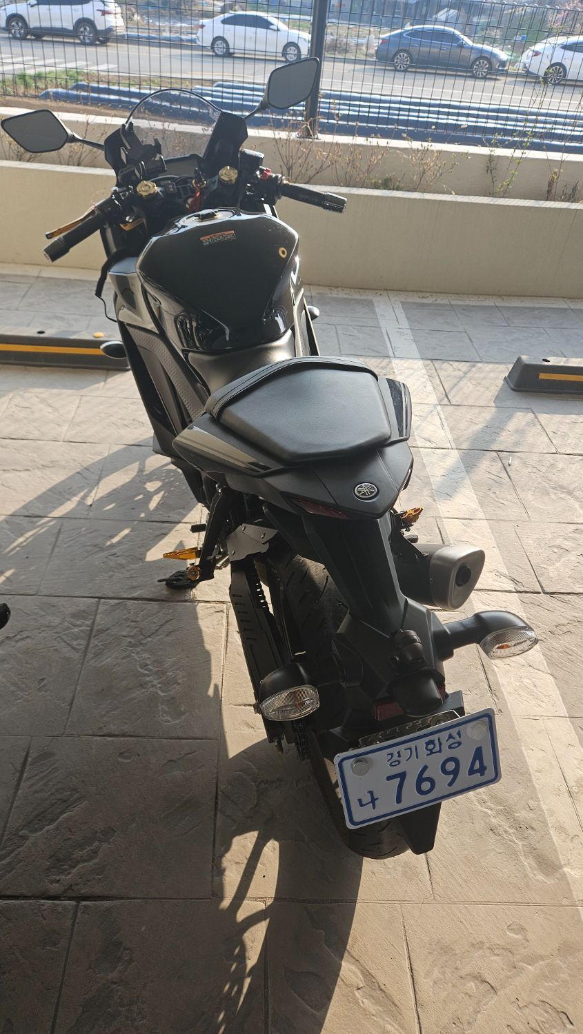 야마하 YZF R3 thumb 2