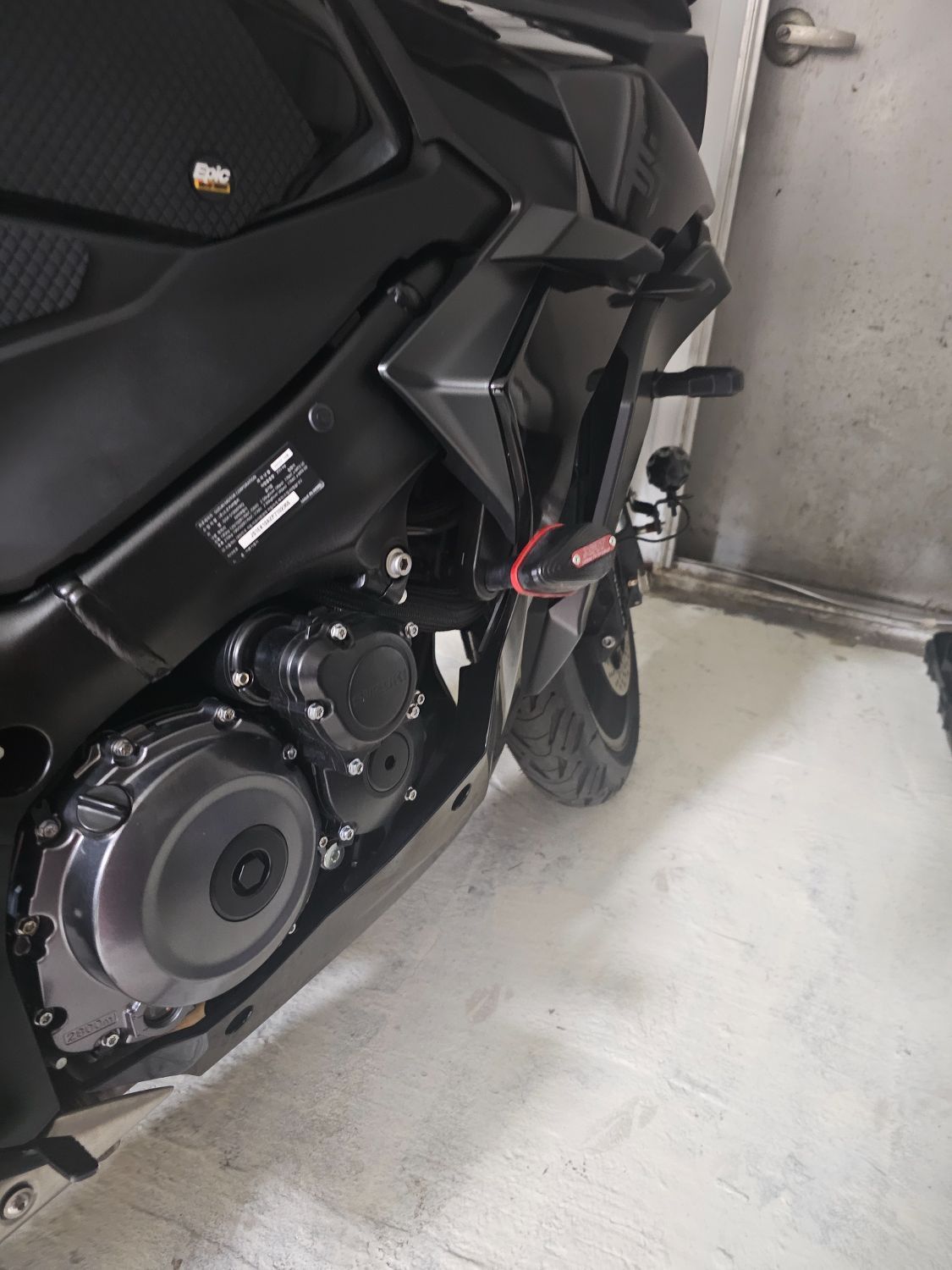 스즈키 GSX S 1000 GT main