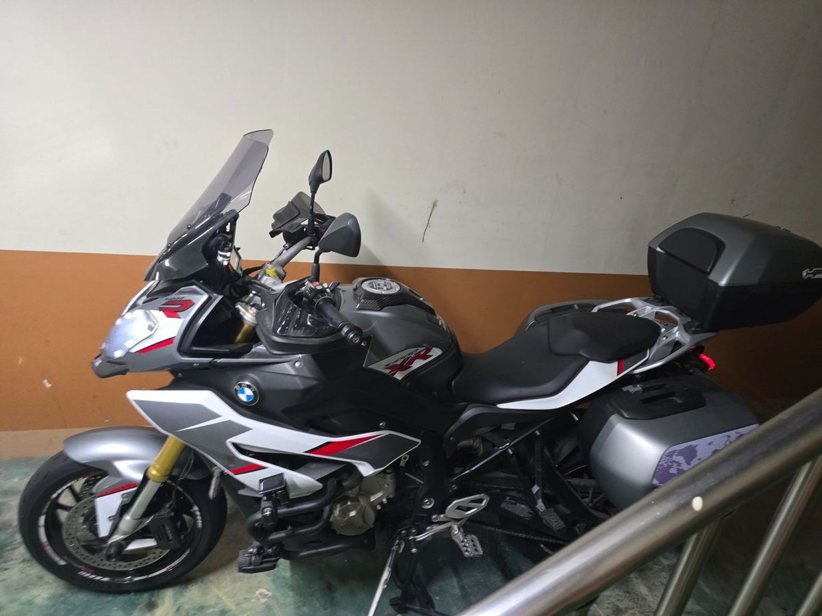BMW S 1000 XR main