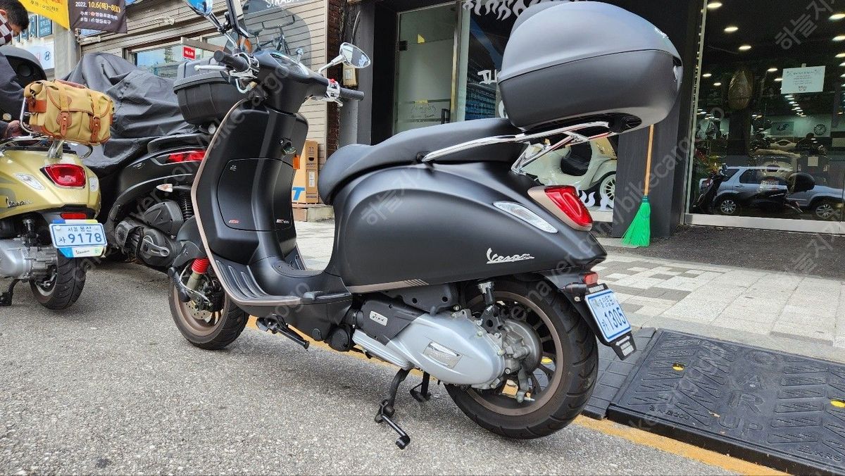 베스파 스프린트 S 125 more