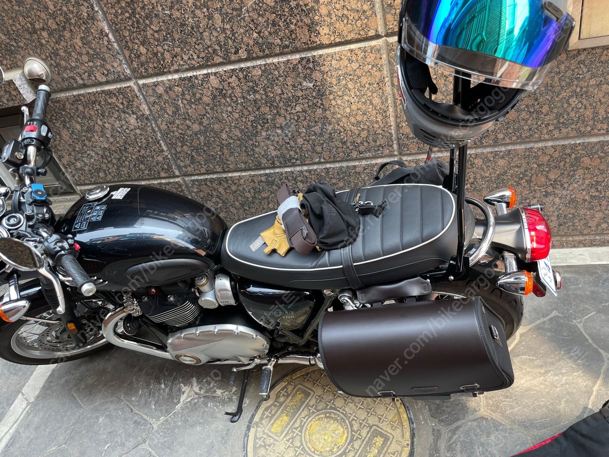 트라이엄프 본네빌 T120 main