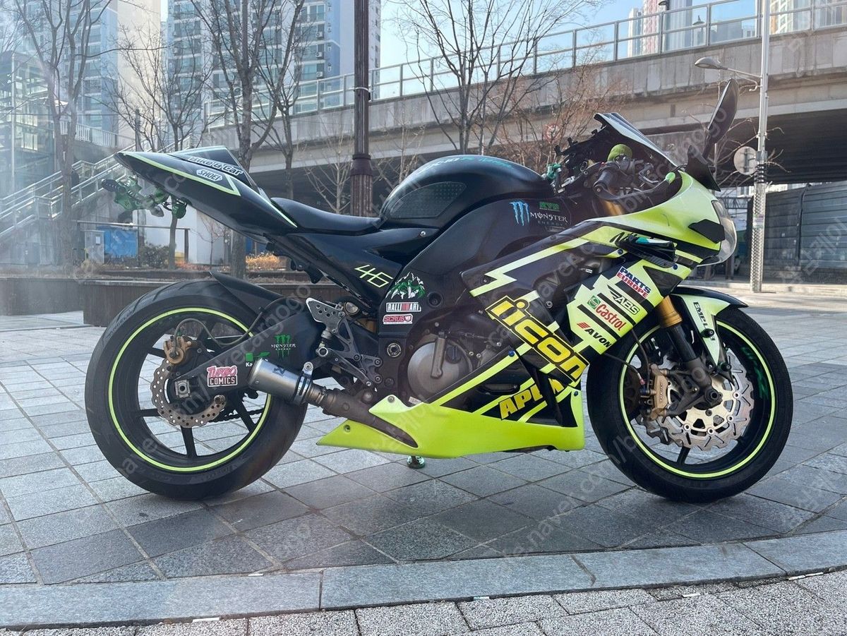 가와사키 닌자 ZX 10 R 4