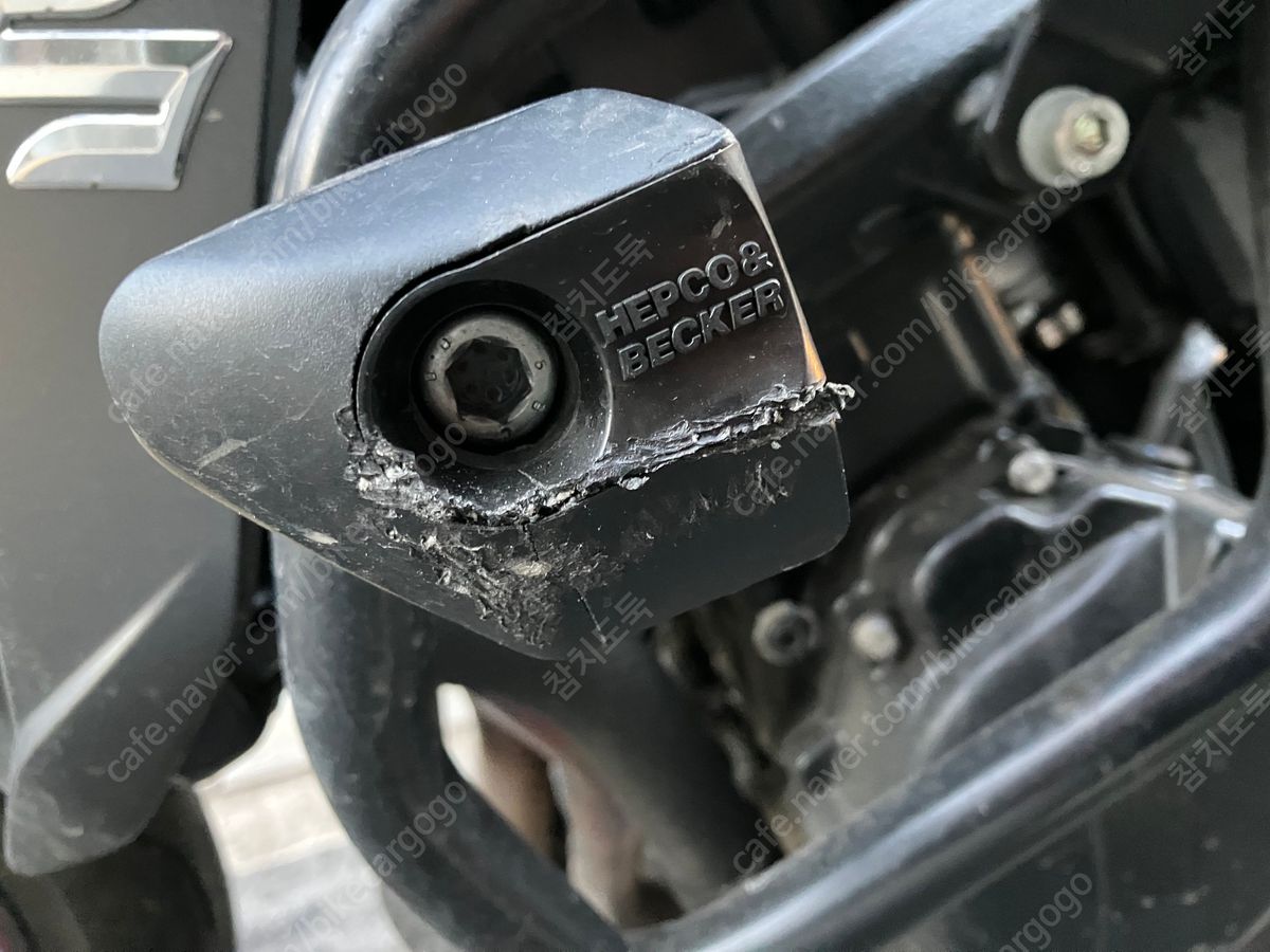 스즈키 GSX S 750 8