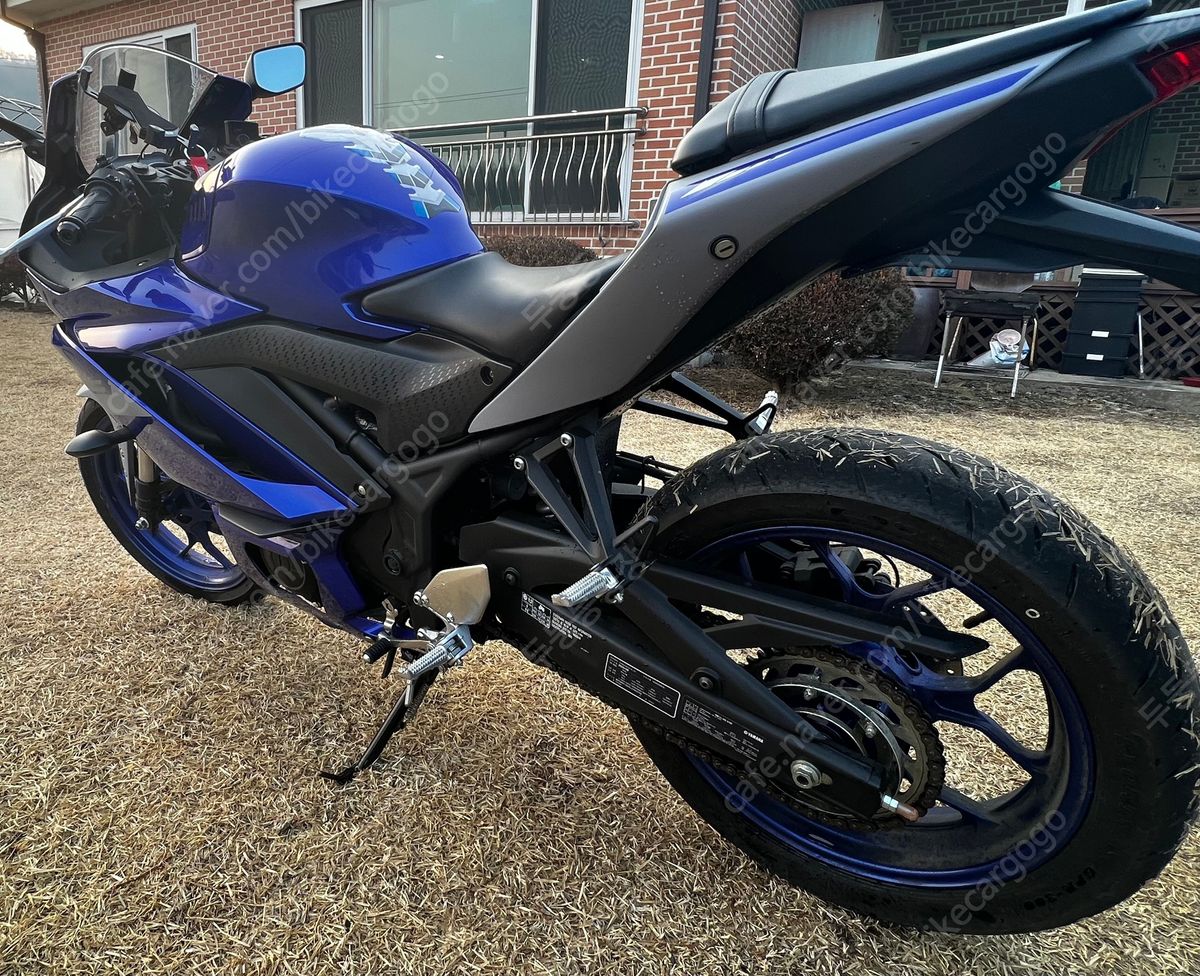 야마하 YZF R3 thumb 2