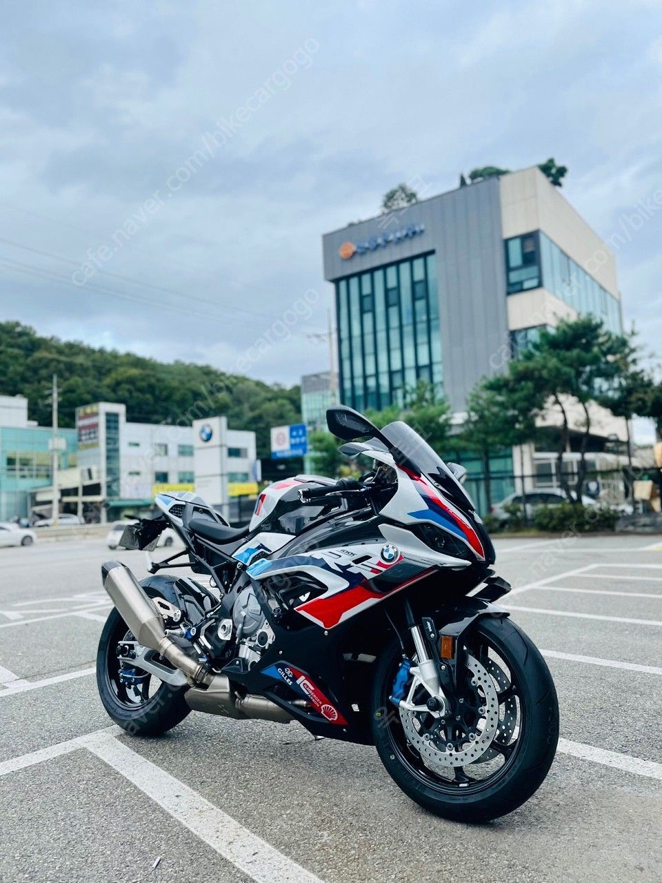BMW M 1000 RR 12