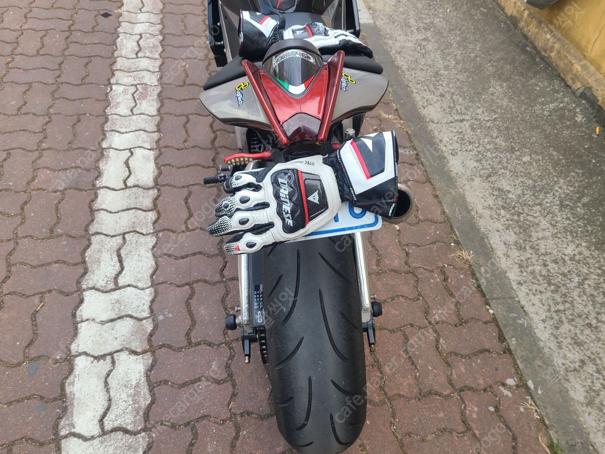 아프릴리아 RSV 4 R 5