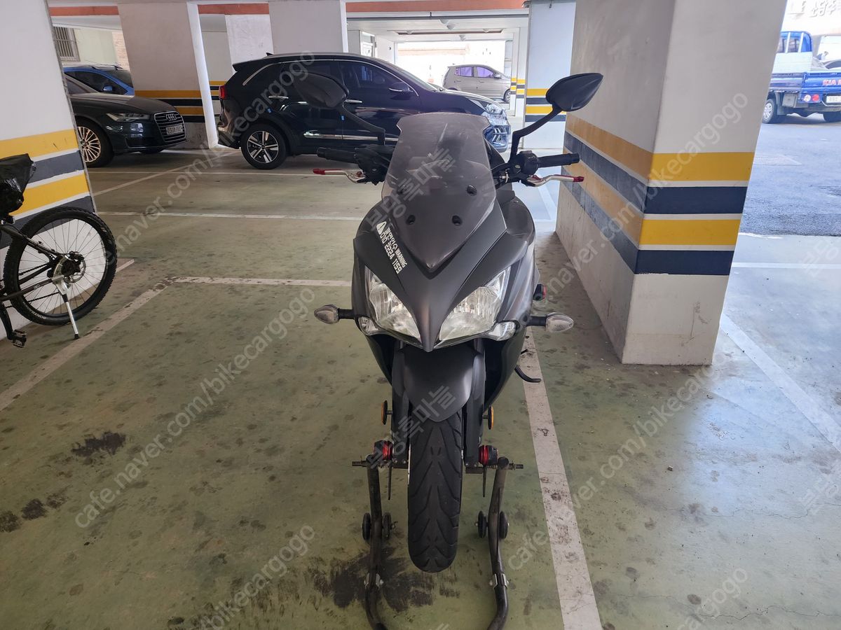 스즈키 GSX S 1000 F 8