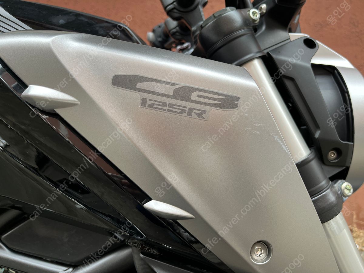 혼다 CB 125 R 8