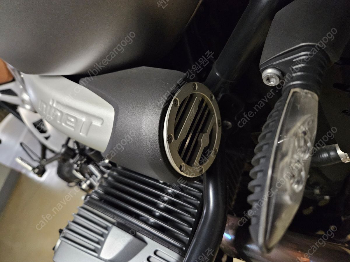 BMW R nine T 스크램블러 16