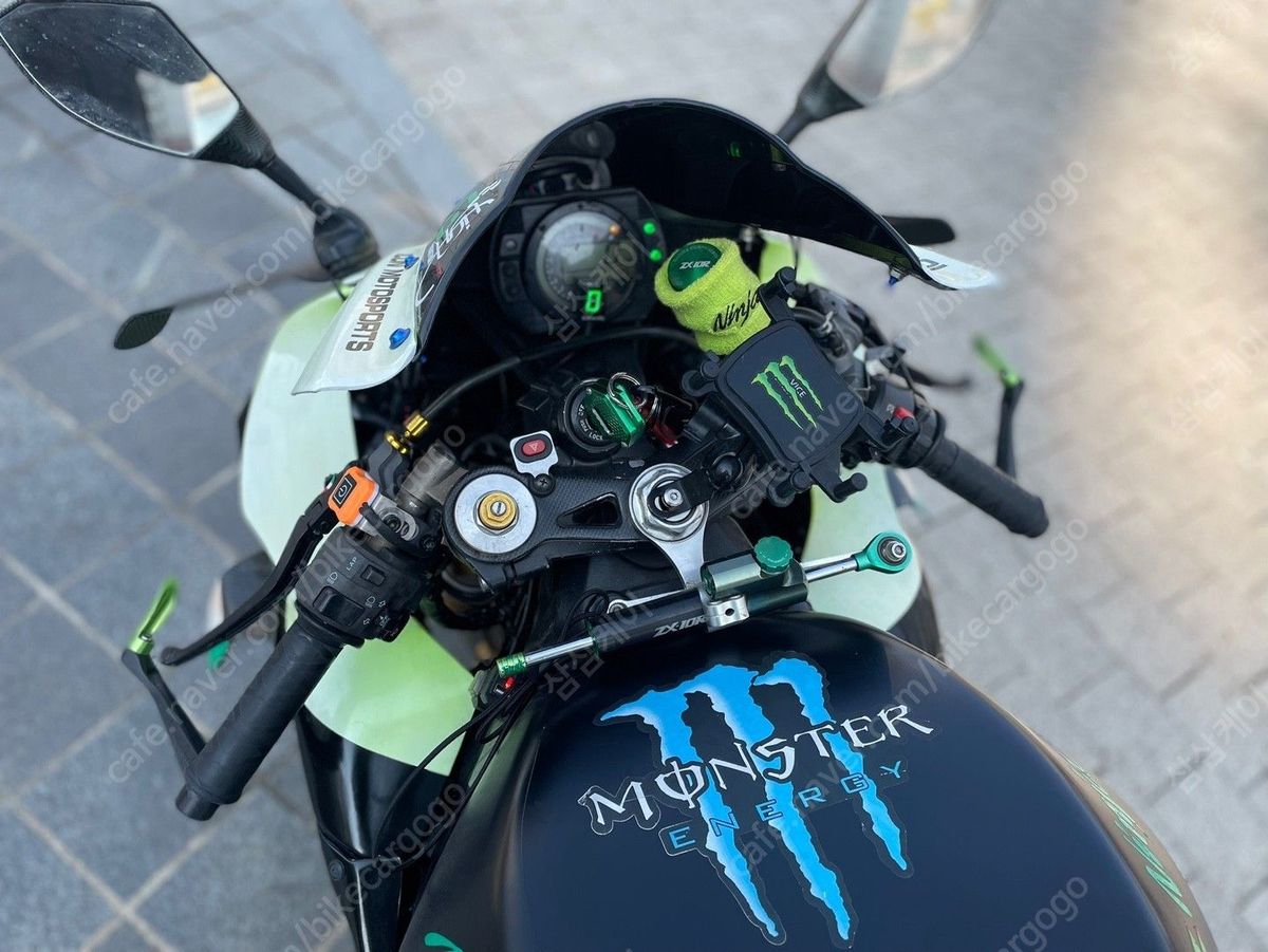 가와사키 닌자 ZX 10 R 7