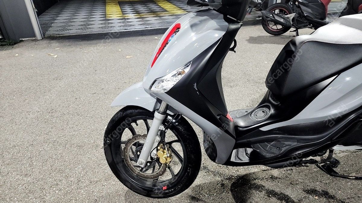 피아지오 메들리 125 S 7