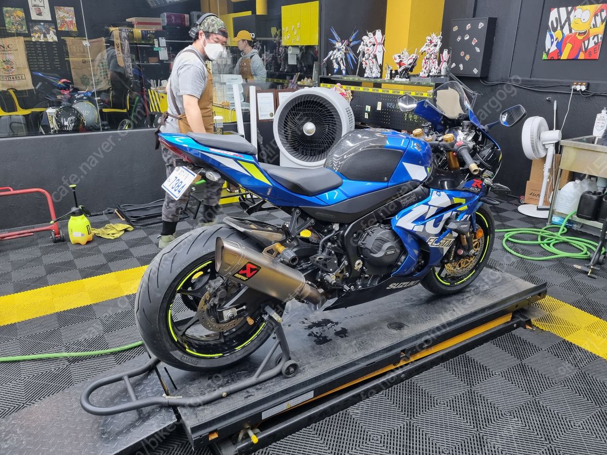 스즈키 GSX R 1000 R 8