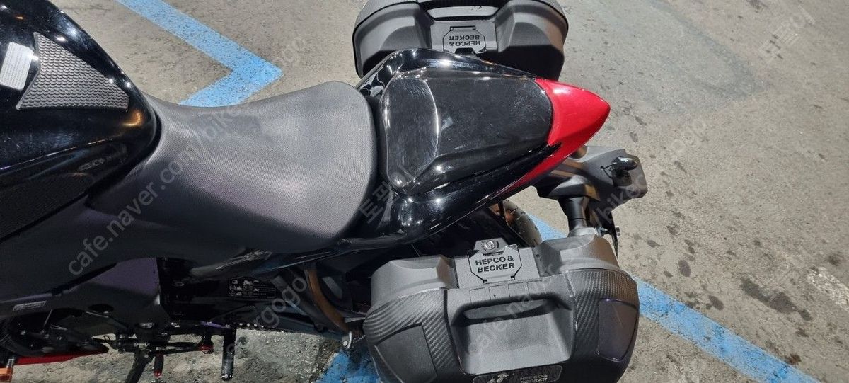 스즈키 GSX S 1000 F 11