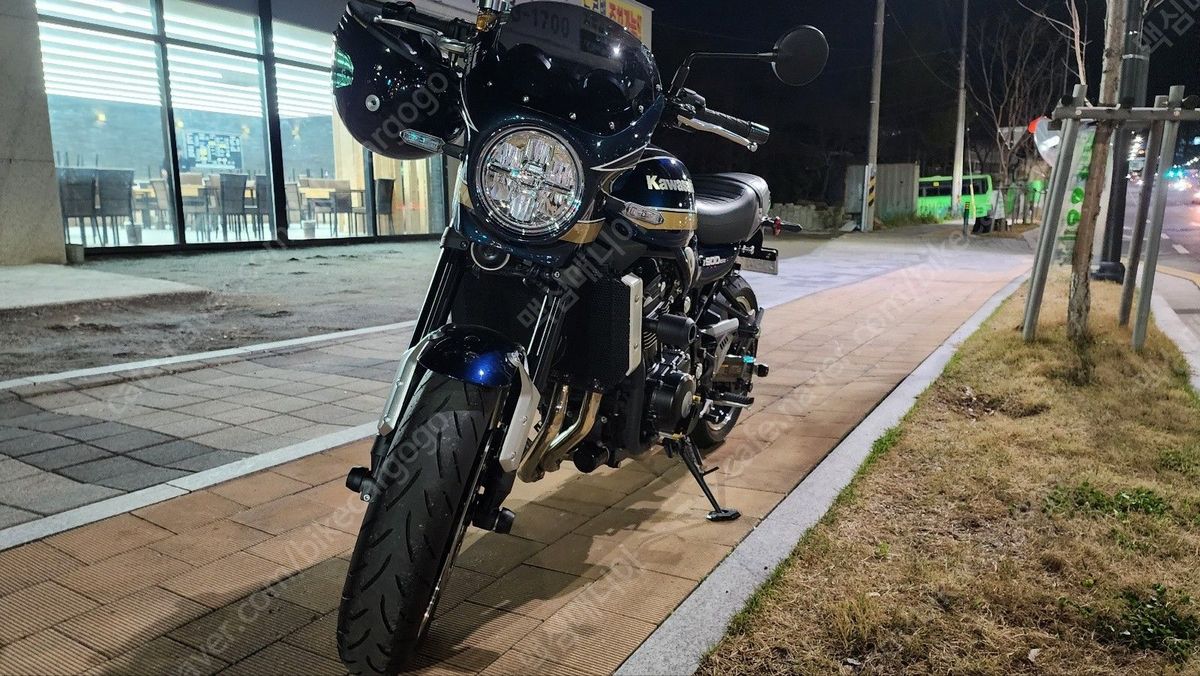 가와사키 Z 900 RS 10