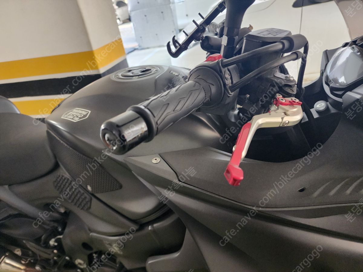 스즈키 GSX S 1000 F 4