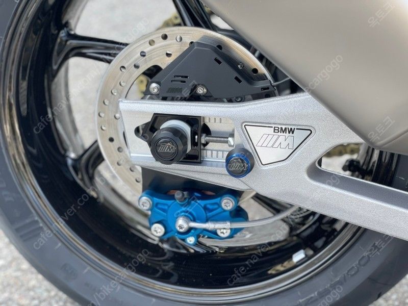 BMW M 1000 RR 10