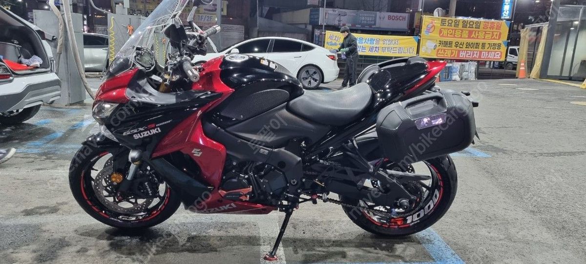 스즈키 GSX S 1000 F 10
