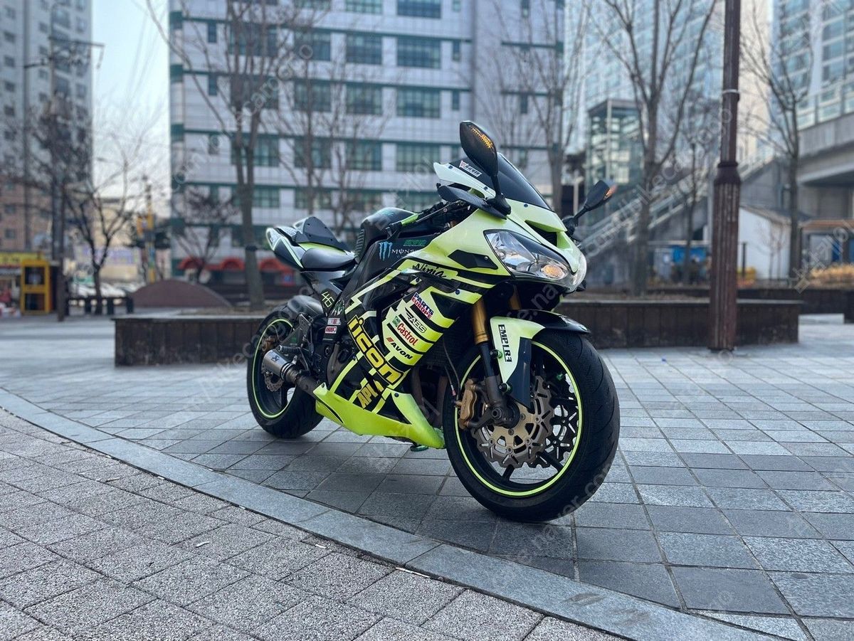 가와사키 닌자 ZX 10 R more