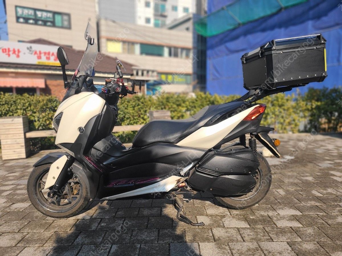 야마하 XMAX 300 ABS 4