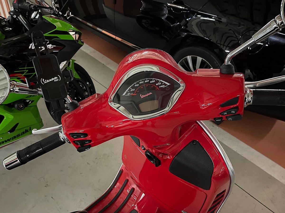 베스파 GTS 125 슈퍼스포츠 5