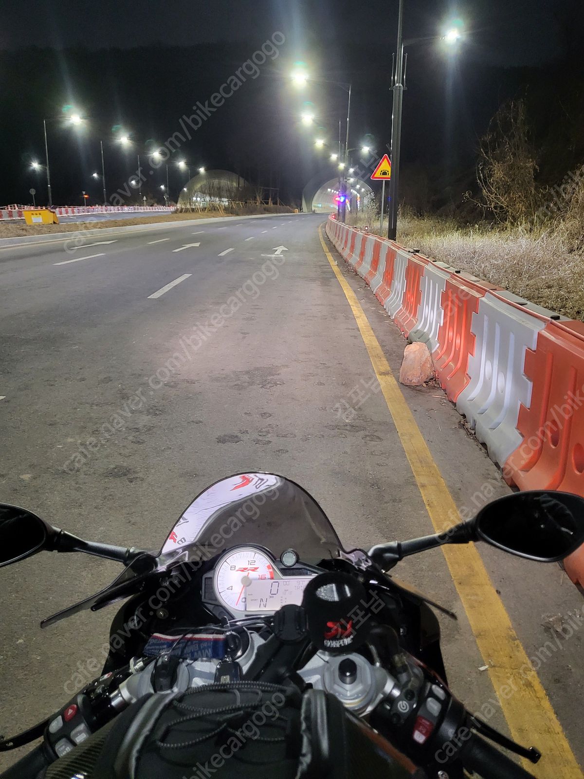 BMW S 1000 RR more