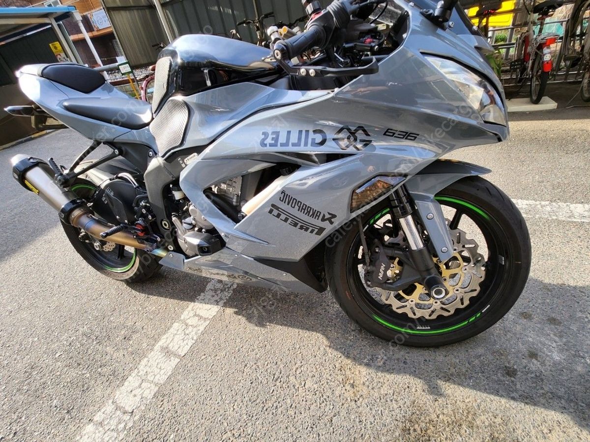 가와사키 닌자 ZX-6R 12