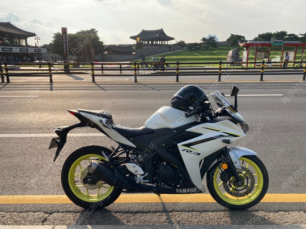 야마하 YZF R3 thumb 2