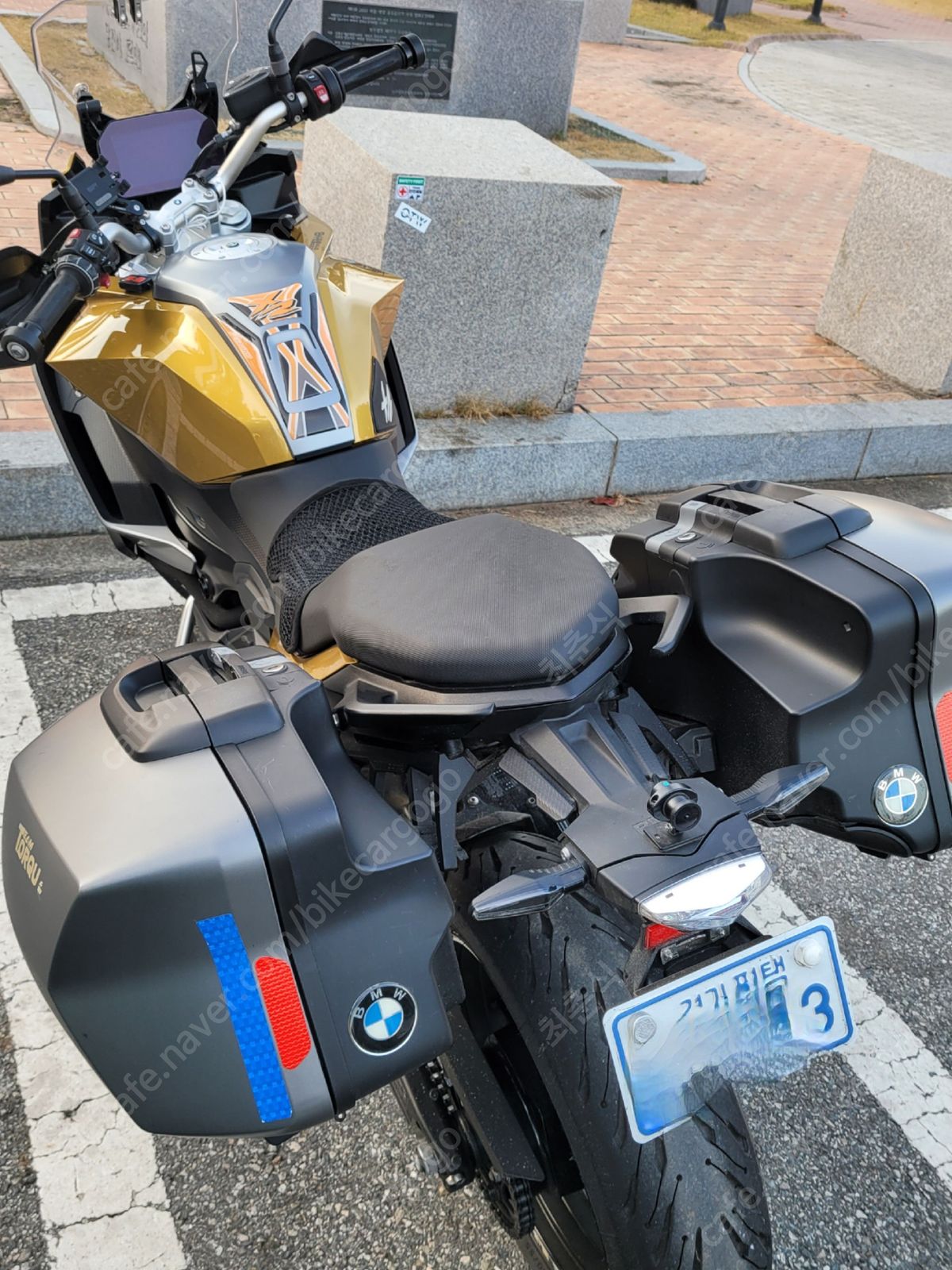 BMW F 900 XR more