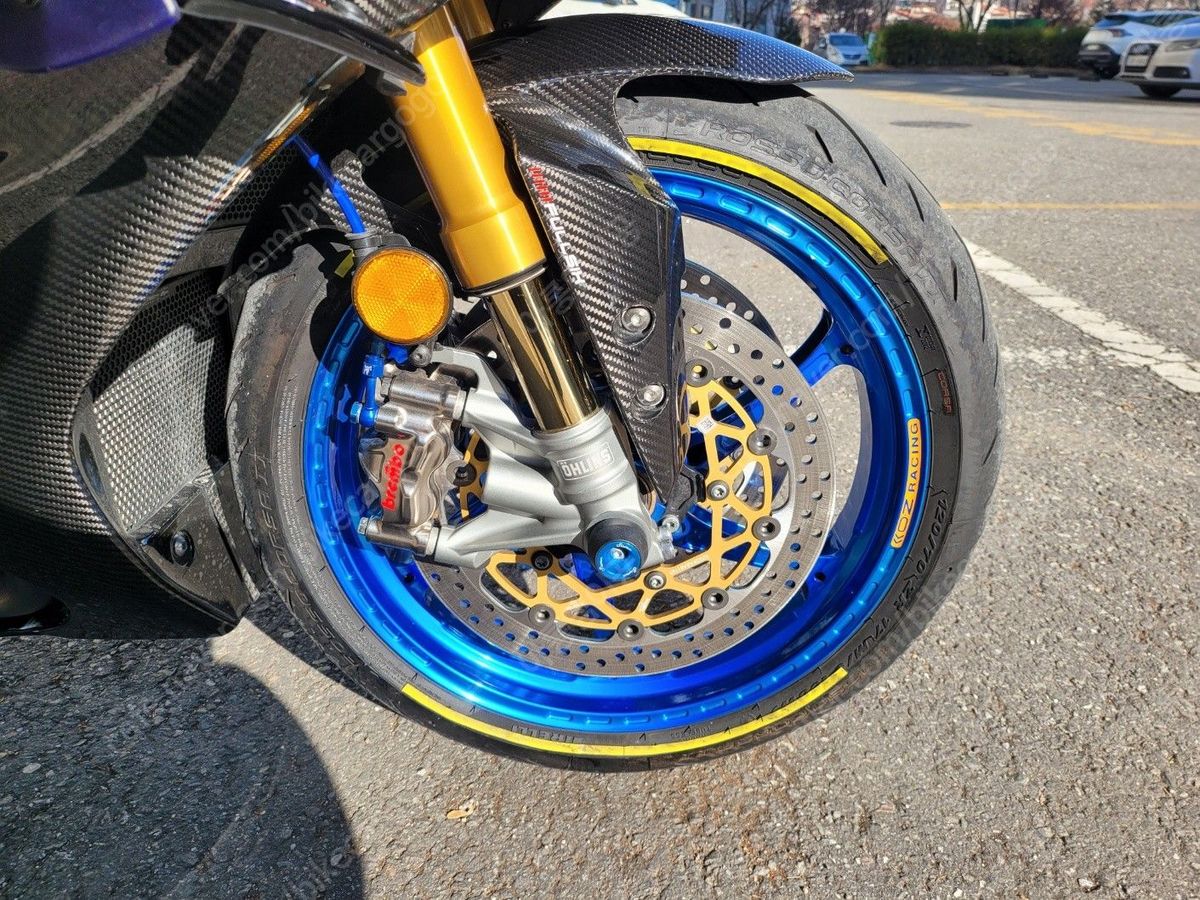 야마하 YZF R1 M 11