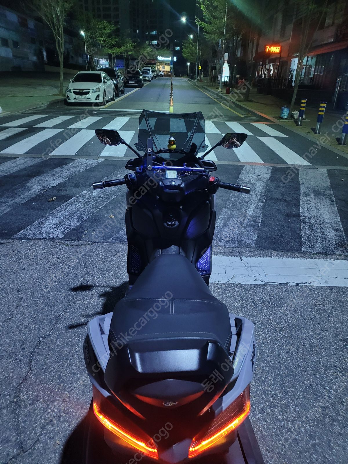 야마하 XMAX 300 ABS 9
